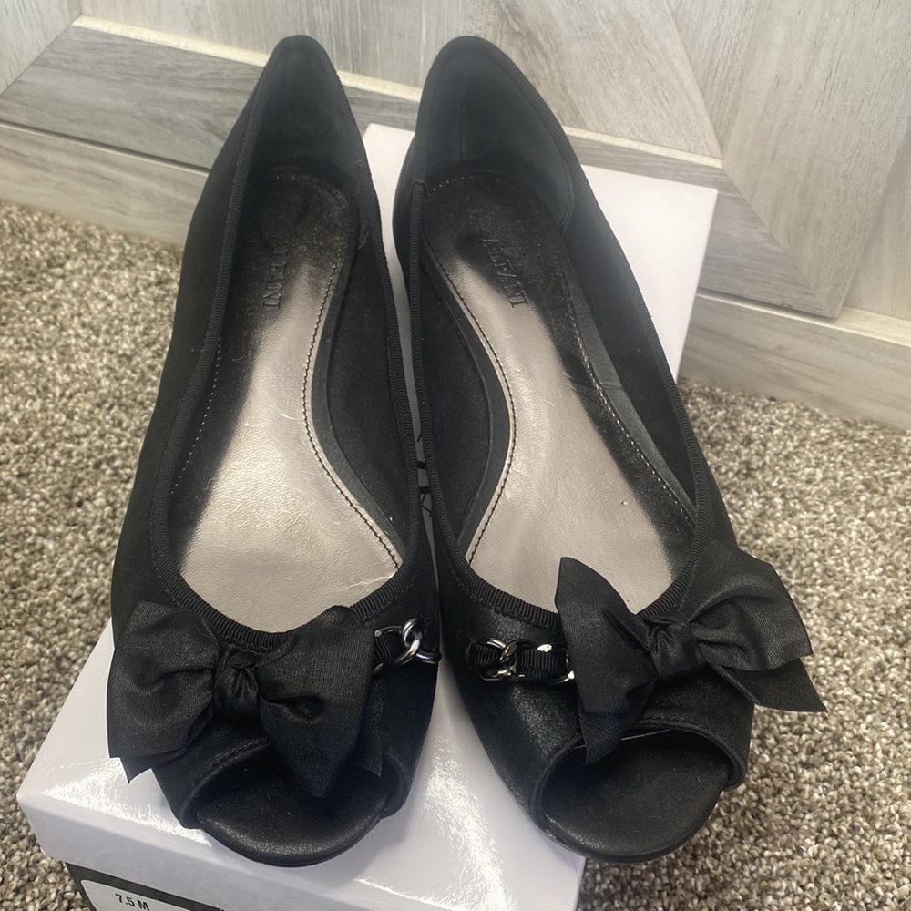 Alfani: Whitby Black Leather Peep to with Bow Ballet Style 7.5